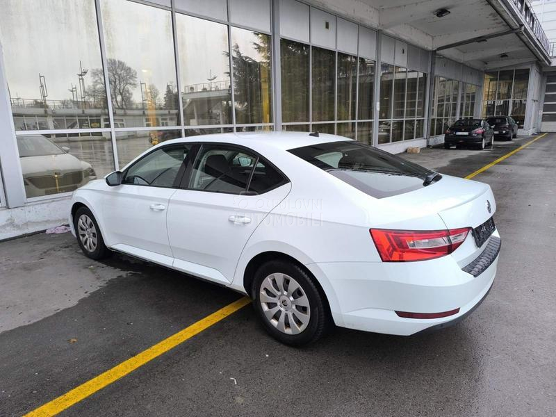 Škoda Superb 