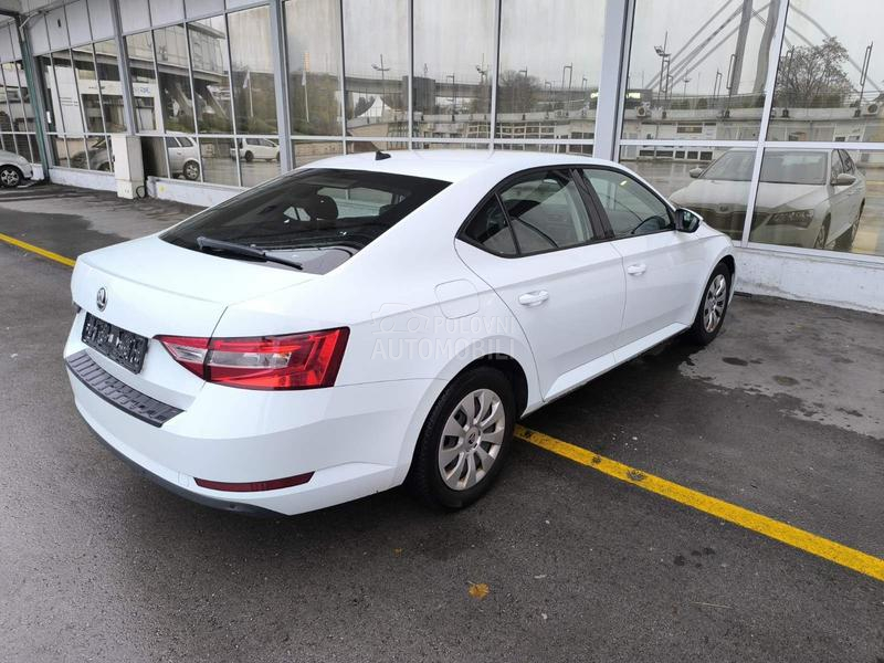 Škoda Superb 