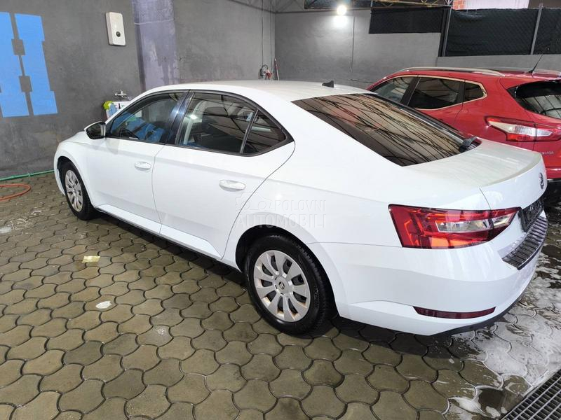 Škoda Superb 