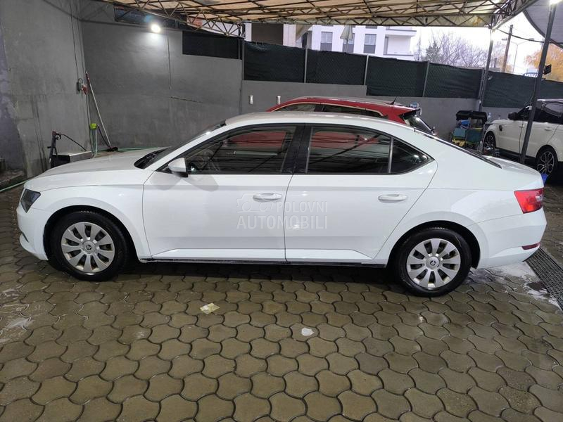 Škoda Superb 