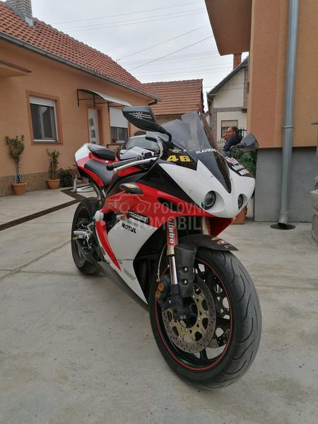Yamaha R1
