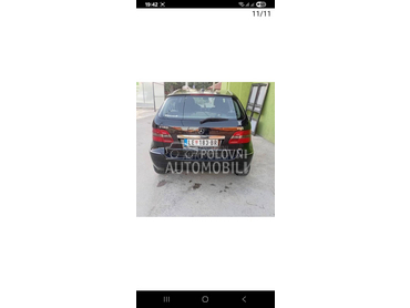 Mercedes Benz B 180 