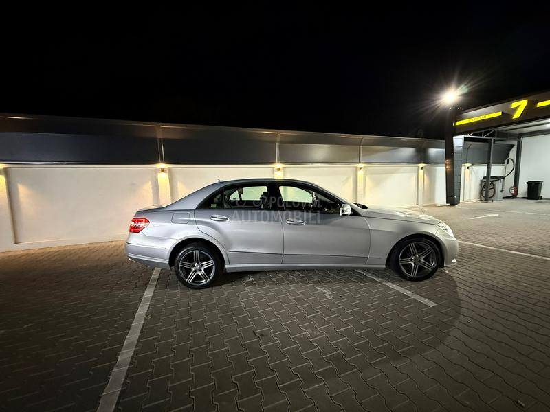 Mercedes Benz E 300 