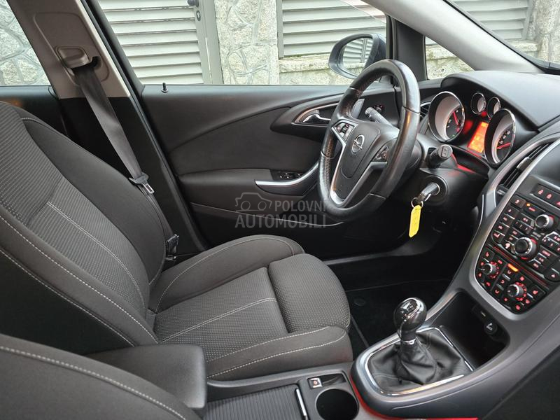 Opel Astra J 1.6 cdti COSMO