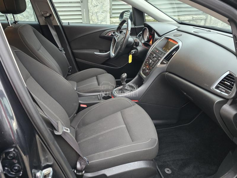 Opel Astra J 1.6 cdti COSMO