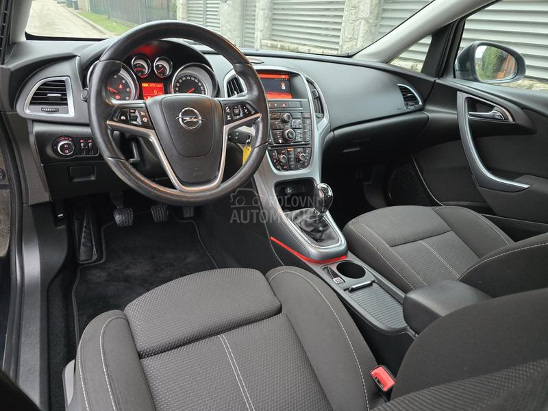 Opel Astra J 1.6 cdti COSMO