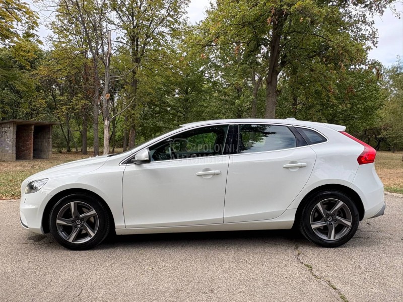 Volvo V40 r-design 2.0diz D2