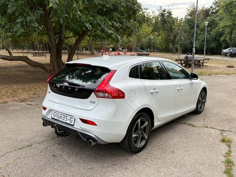 Volvo V40 r-design 2.0diz D2