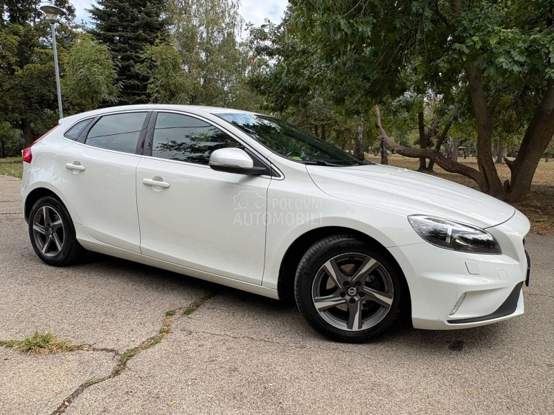 Volvo V40 r-design 2.0diz D2