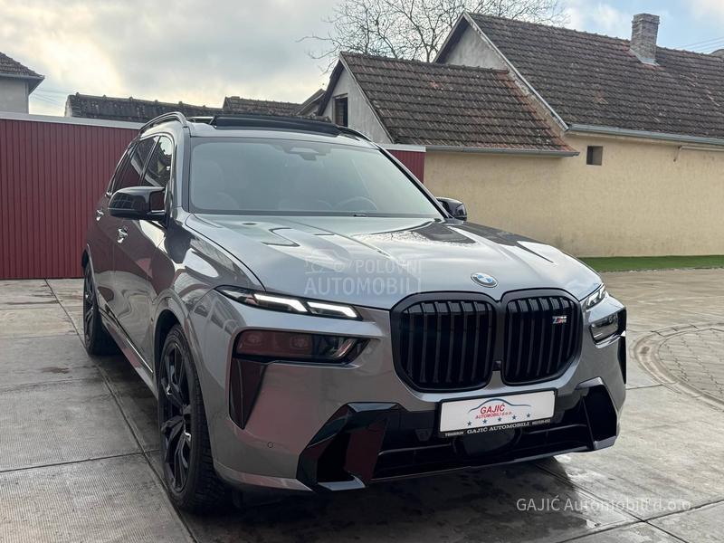 BMW X7 M60i