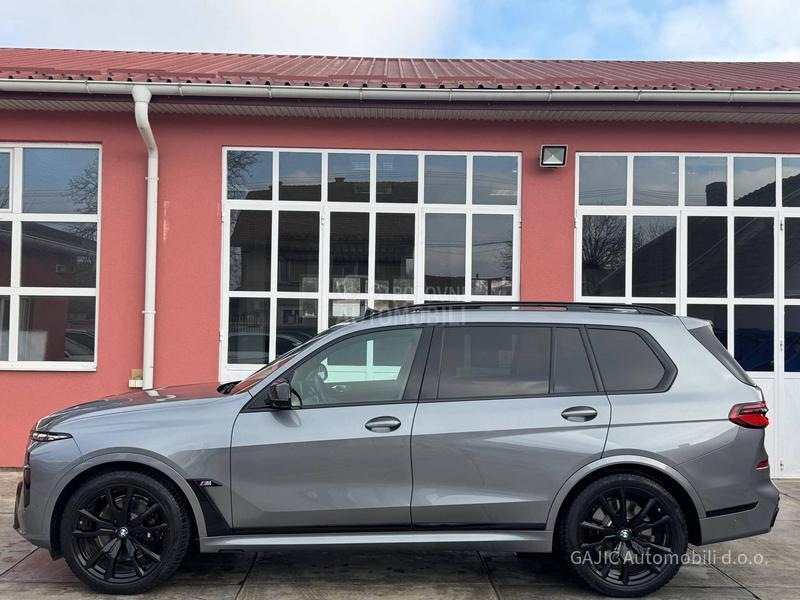 BMW X7 M60i