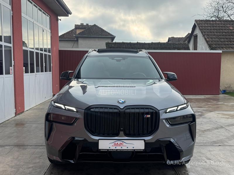BMW X7 M60i