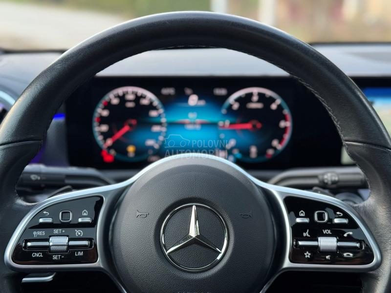 Mercedes Benz CLA 180 d PANO/MB/MEMO