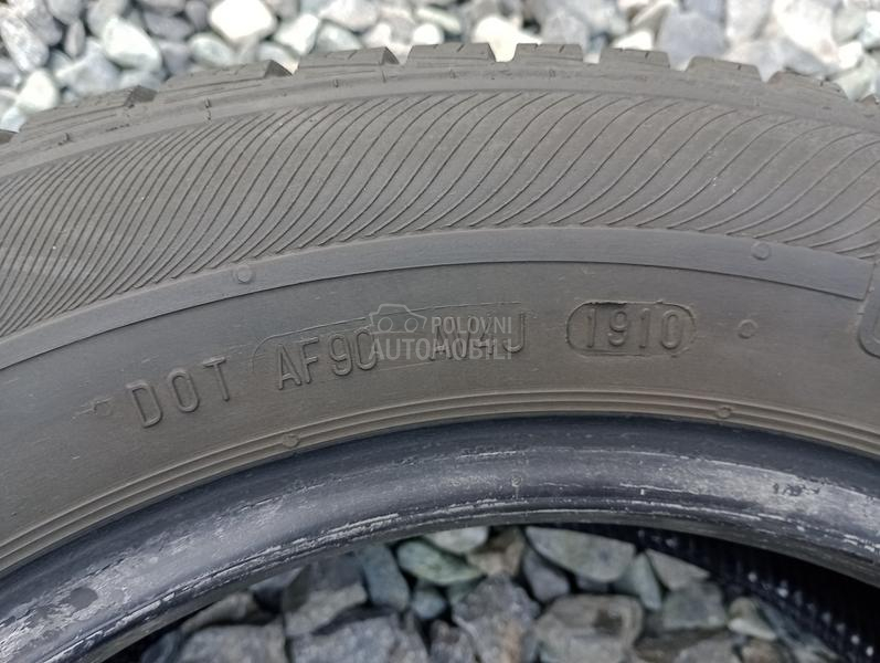 Semperit 185/60 R15 Zimska