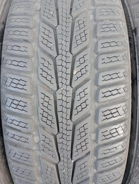 Semperit 185/60 R15 Zimska