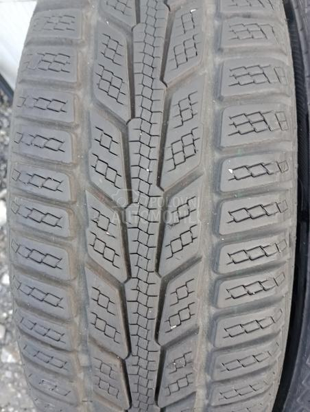 Semperit 185/60 R15 Zimska