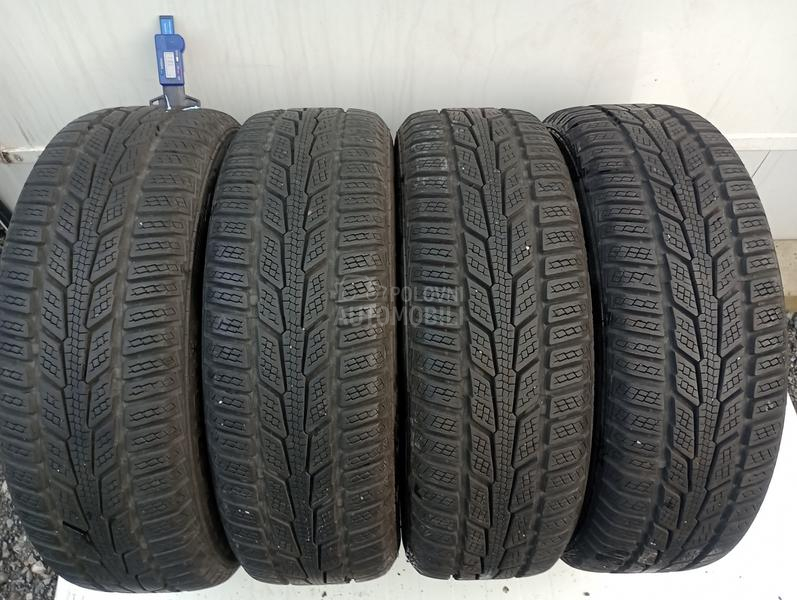 Semperit 185/60 R15 Zimska
