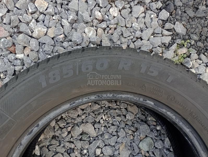 Semperit 185/60 R15 Zimska