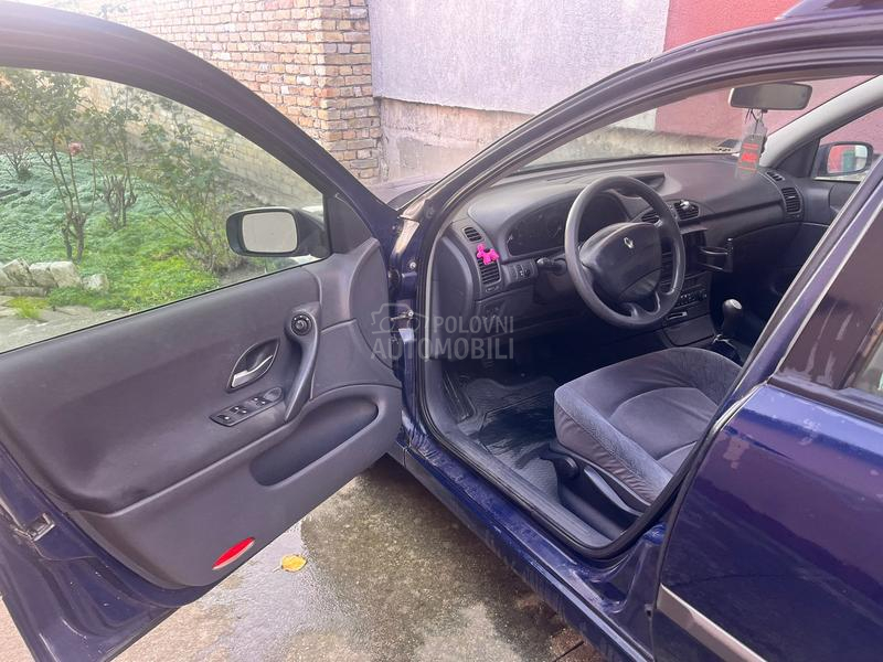 Renault Laguna 