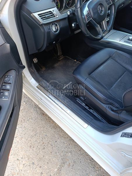Mercedes Benz E 300 