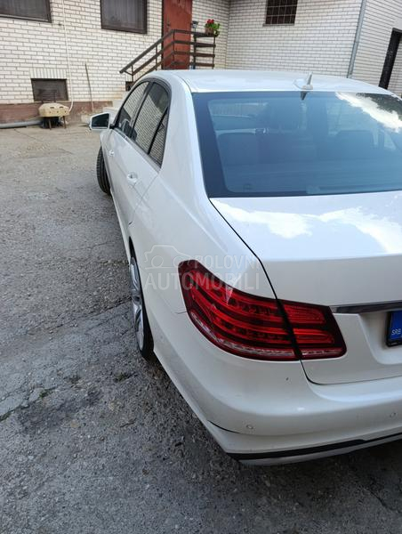 Mercedes Benz E 300 