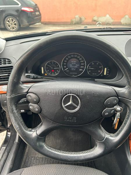 Mercedes Benz E 200 