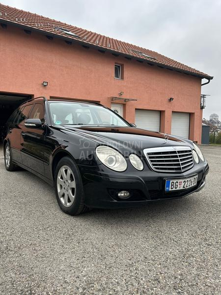 Mercedes Benz E 200 
