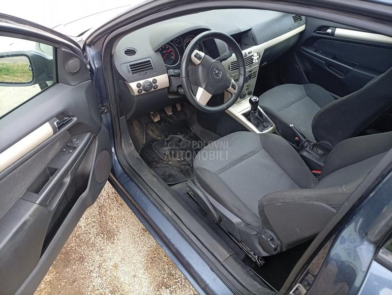 Opel Astra H GTC