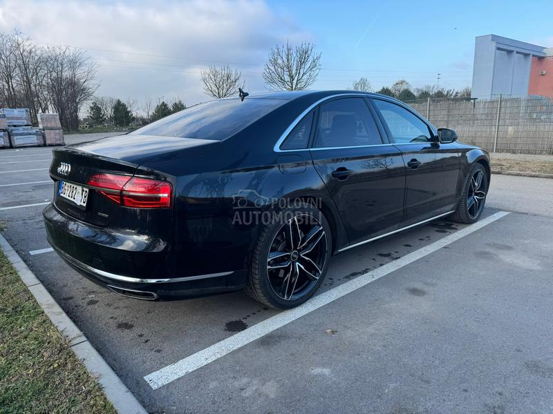 Audi A8 Matrix