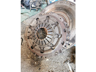 Korpa i lamela za Nissan Primera