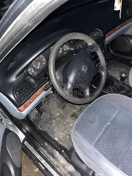 Peugeot 406 