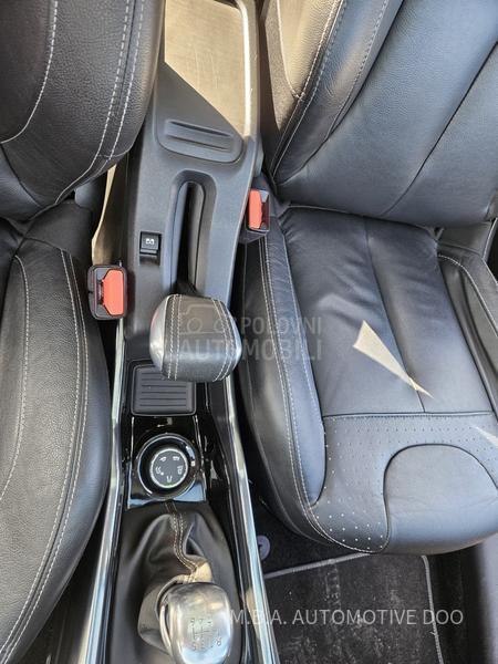 Peugeot 2008 1.2 PureTech