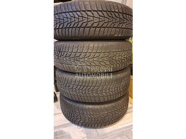 Hankook 215/65 R17 Zimska