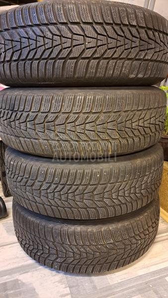Hankook 215/65 R17 Zimska