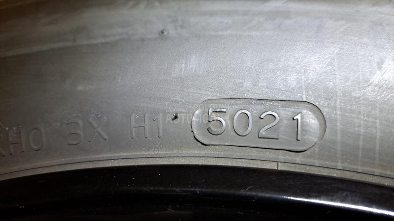 Hankook 215/65 R17 Zimska