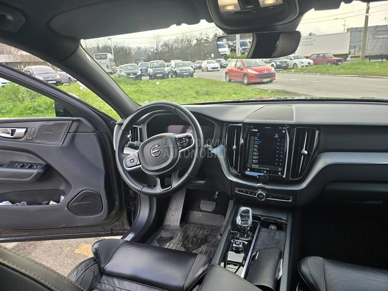 Volvo XC60 AWD B4 D plus dark