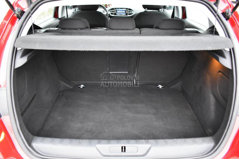 Peugeot 308 Active 1.2 MT