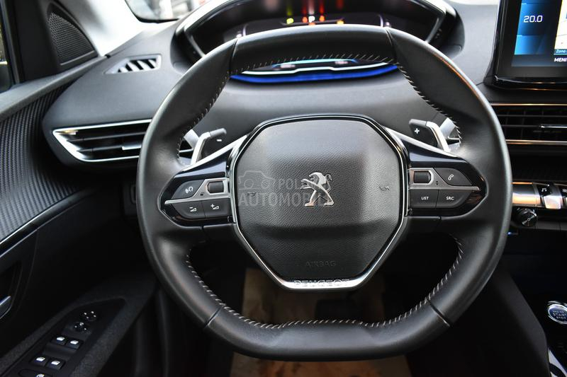 Peugeot 3008 1.2 Active AT