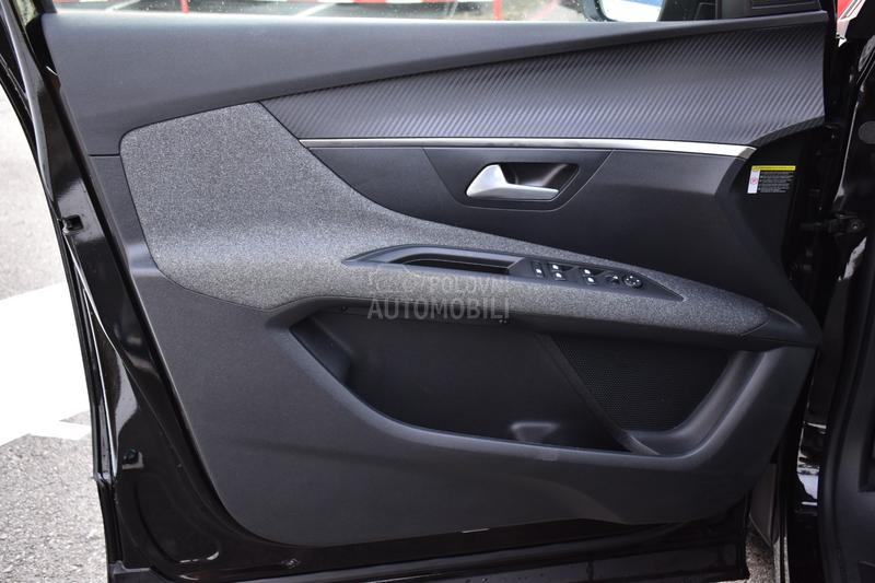 Peugeot 3008 1.2 Active AT