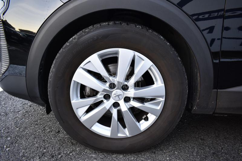 Peugeot 3008 1.2 Active AT