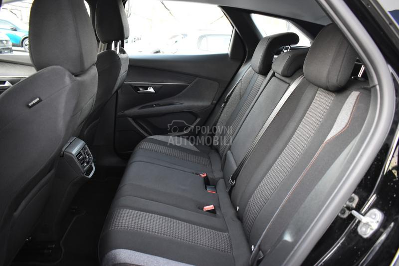 Peugeot 3008 1.2 Active AT