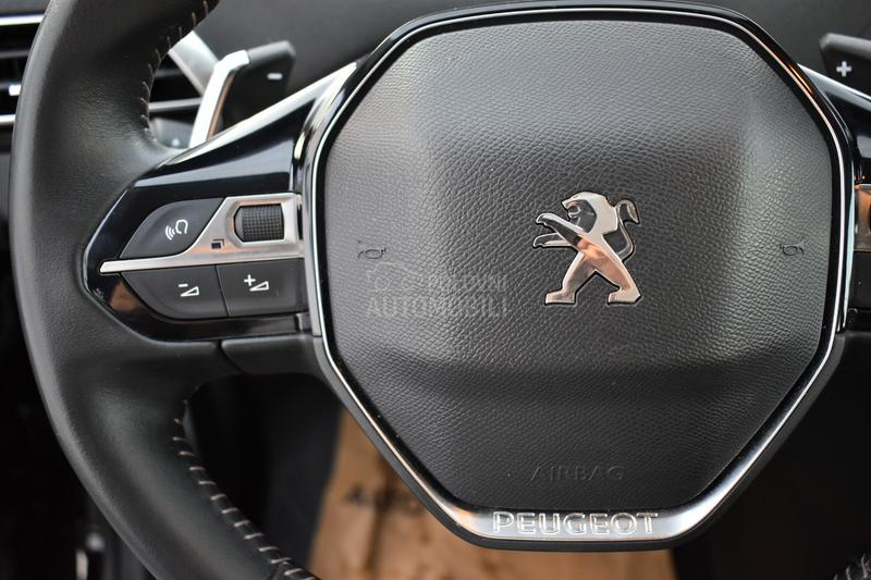 Peugeot 3008 1.2 Active AT