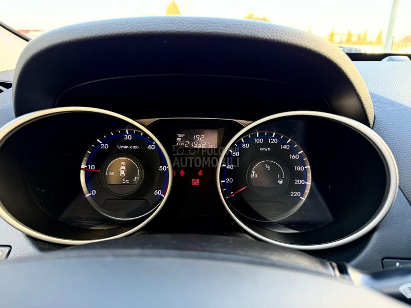 Hyundai ix35 2.0 CRDI /4x4/ CH