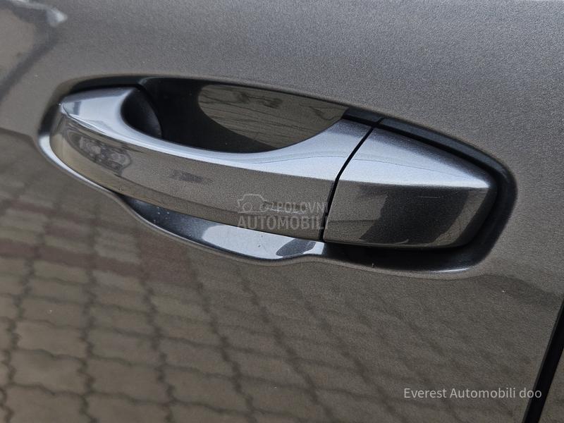 Audi Q3 2.0TDi/S LINE/SB