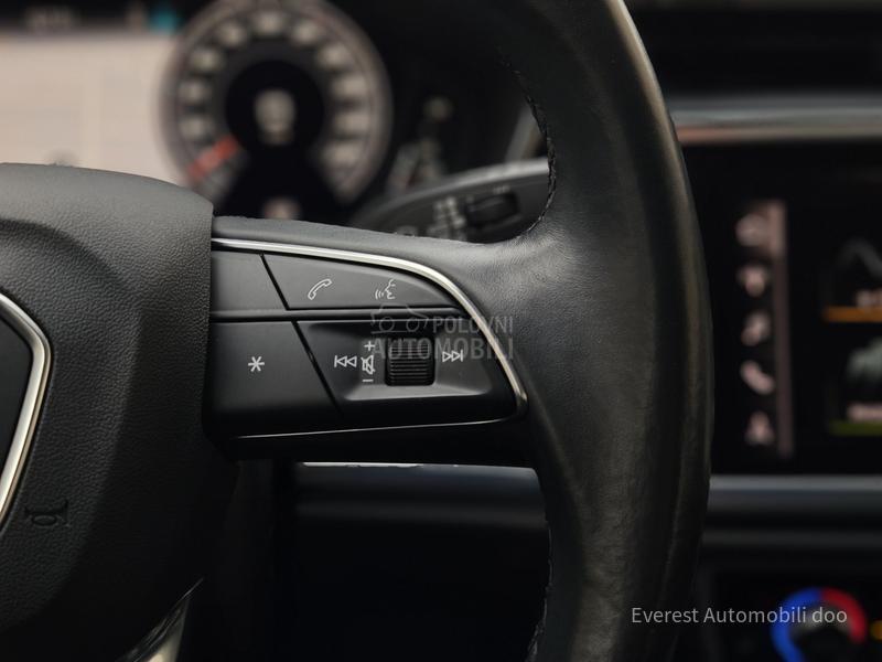 Audi Q3 2.0TDi/S LINE/SB