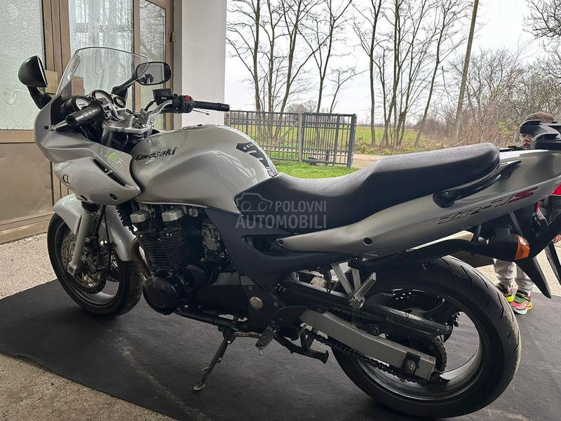 Kawasaki ZR750F