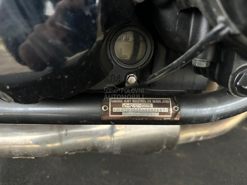 Kawasaki ZR750F