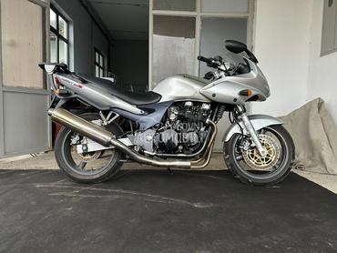 Kawasaki ZR750F