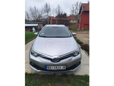 Toyota Auris 1.329