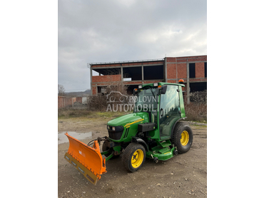 John Deere 2720